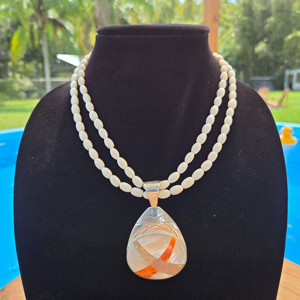 DTR Jay King Rare Mother Pearl‎ Amber Sterling Silver Necklace Pendant Signed